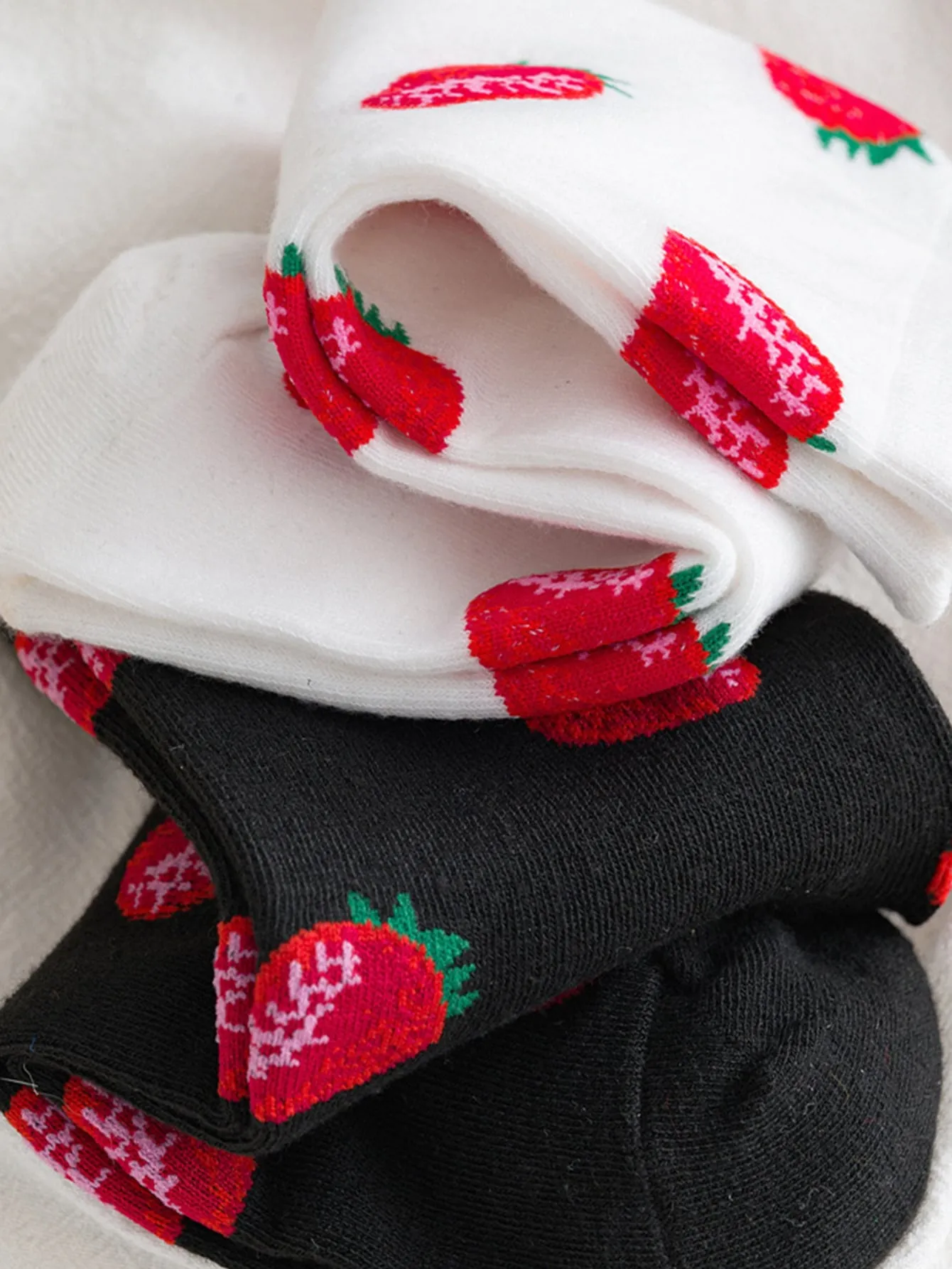 2pairs Red Strawberry Crew Socks for Women Cute Socks Novelty Socks Fun Socks