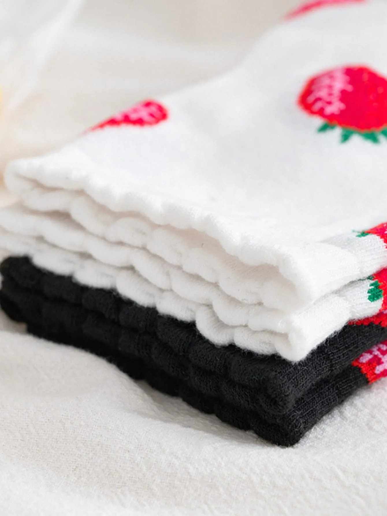 2pairs Red Strawberry Crew Socks for Women Cute Socks Novelty Socks Fun Socks