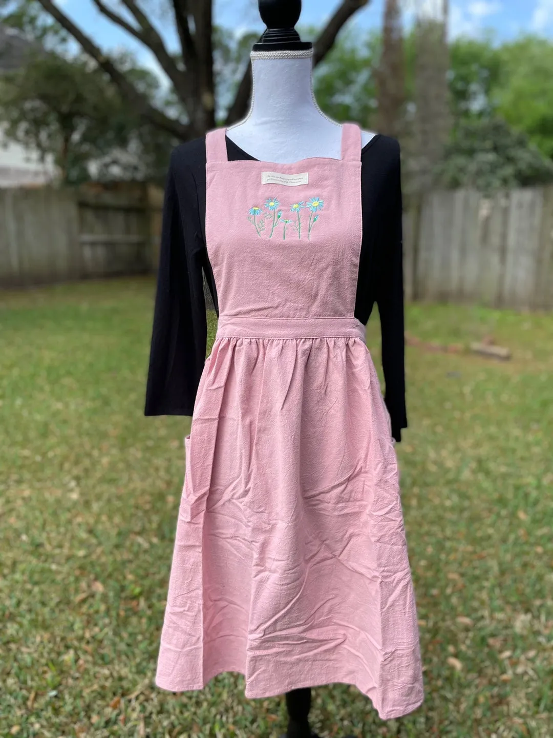 Embroidered Daisy Mama , expecting mother gifts, mom Aprons