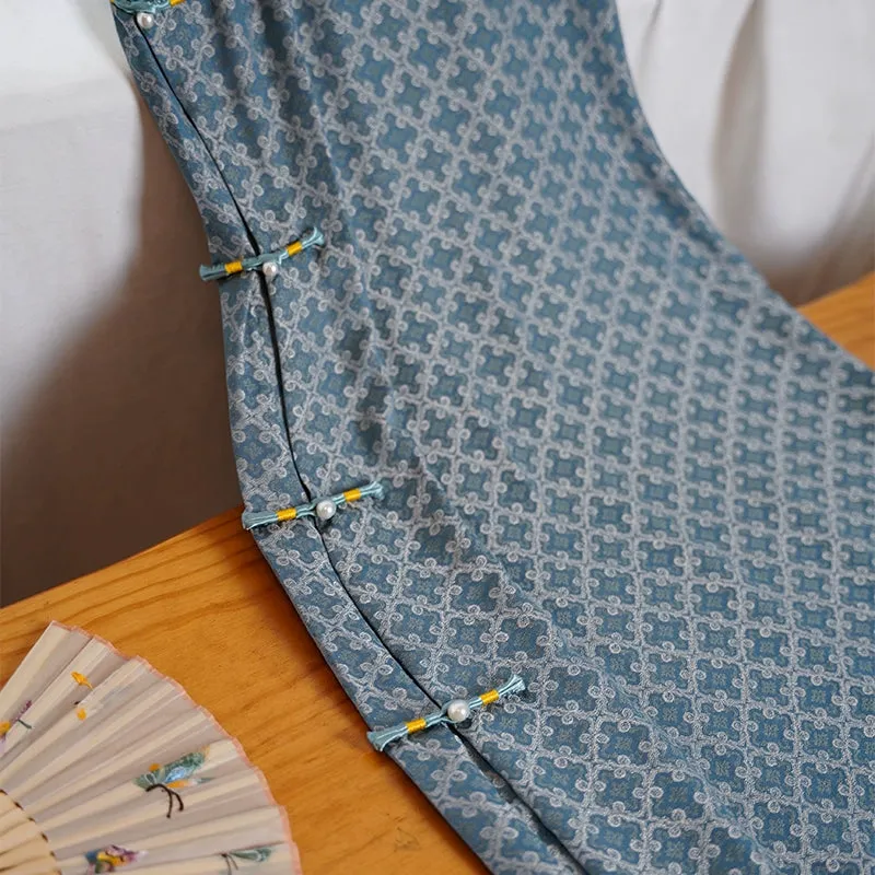 Gao Gui 高贵 1930s Inspired Satin Brocade Qipao