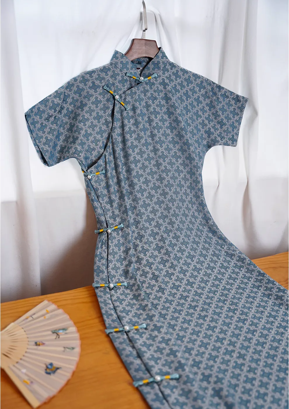 Gao Gui 高贵 1930s Inspired Satin Brocade Qipao