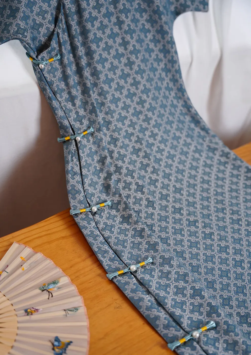 Gao Gui 高贵 1930s Inspired Satin Brocade Qipao