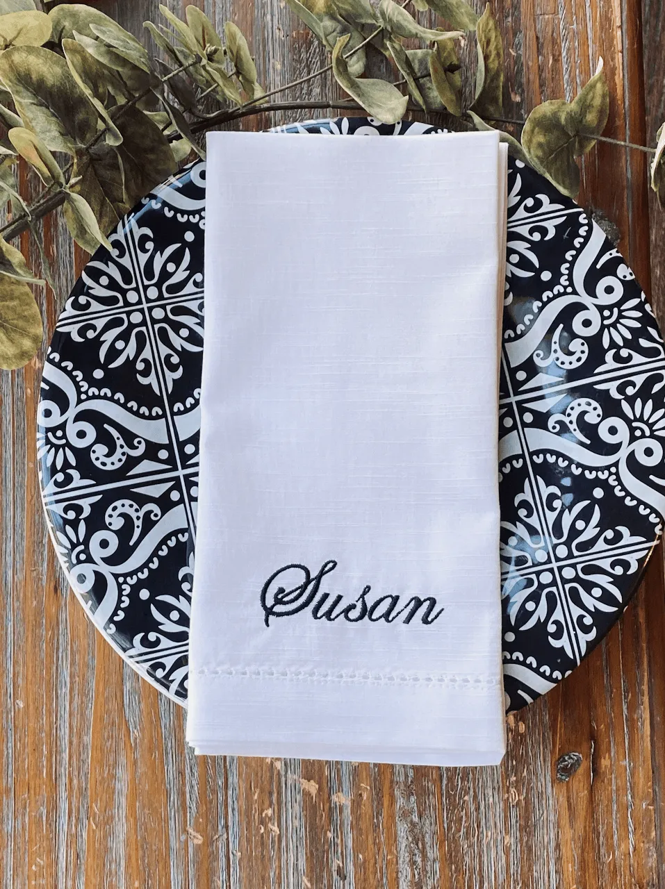 Set of 4 Embroidered Name Napkins, Caroline Names Cloth napkins