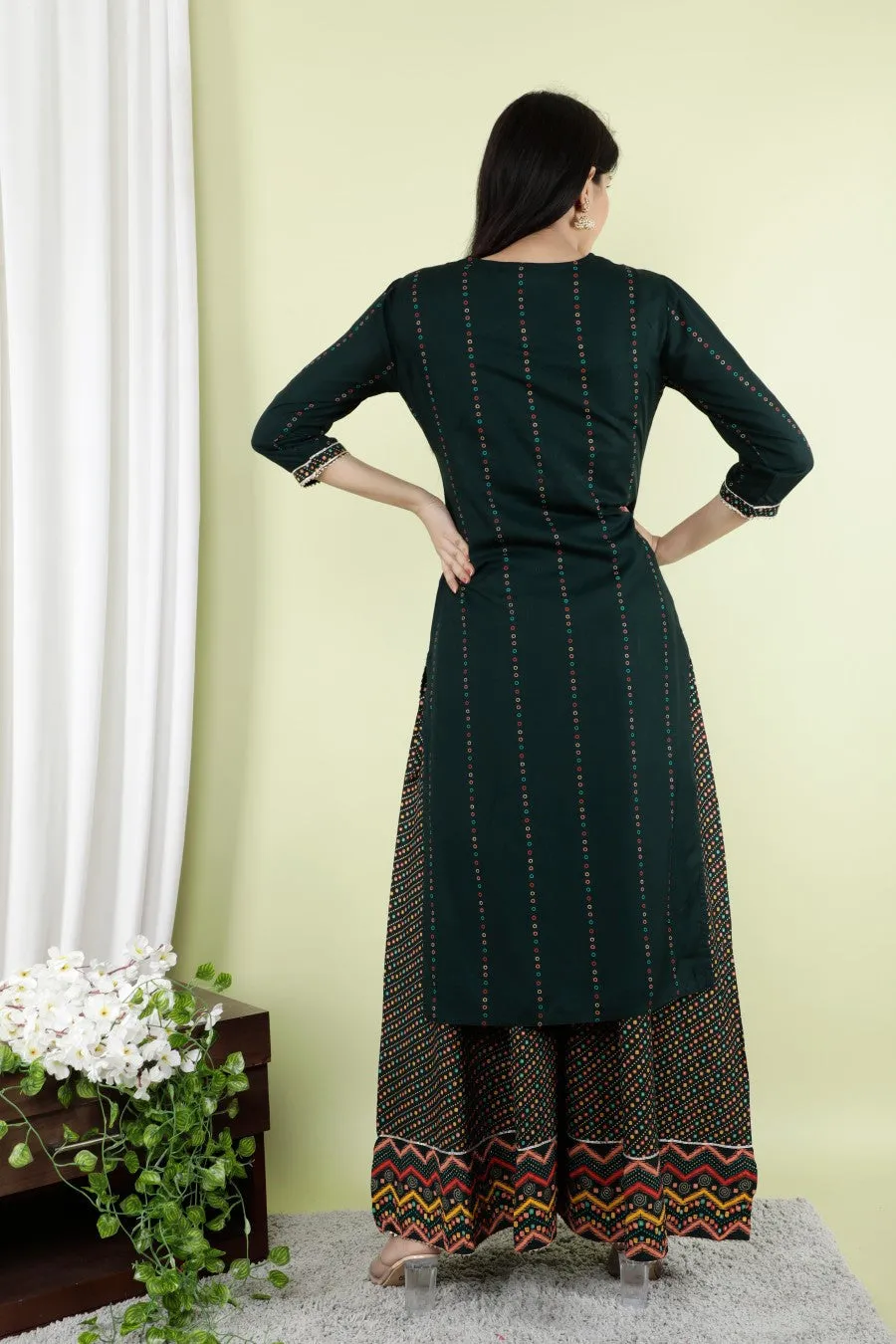 Women'S Attractive And Stylish Rayon A Line Kurta With Divider And Dupatta